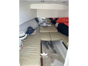 Cris Craft Sea Hawk 215