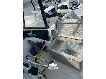 Cris Craft Sea Hawk 215