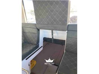 axopar Axopar 37 sports cabin
