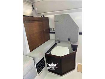 axopar Axopar 37 sports cabin