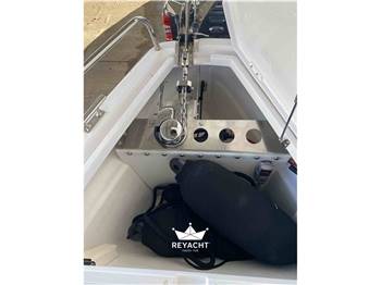 axopar Axopar 37 sports cabin