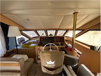 VAN DER VALK VITESSE 54