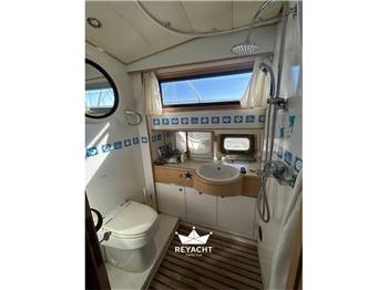 VAN DER VALK VITESSE 54