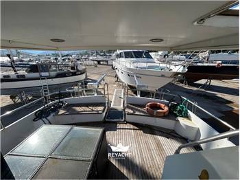 VAN DER VALK VITESSE 54