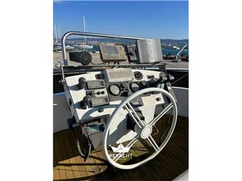 VAN DER VALK VITESSE 54