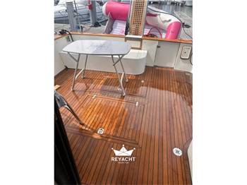 VIKING YACHTS 34 SEDAN