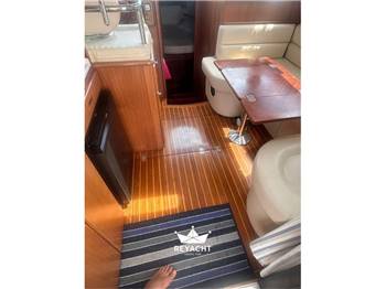 VIKING YACHTS 34 SEDAN