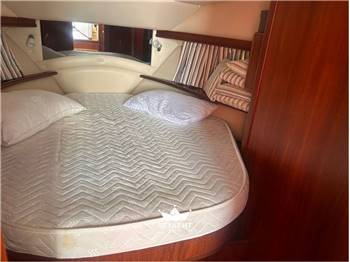VIKING YACHTS 34 SEDAN