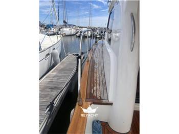 VIKING YACHTS 34 SEDAN