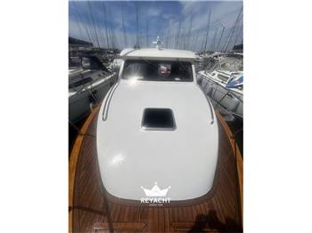 VIKING YACHTS 34 SEDAN