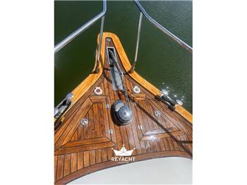 VIKING YACHTS 34 SEDAN