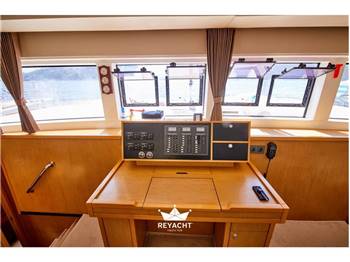BENETEAU LAGOON 52F