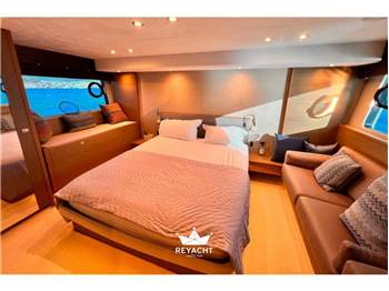 Princess Yacht F52