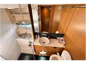 Princess Yacht F52