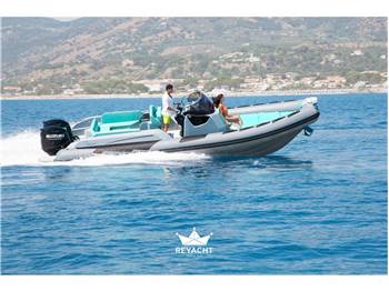 Ranieri International Cayman 27.0 Sport Touring