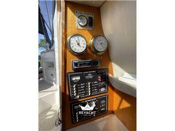 Regal Marine Industries 2665 Commodore