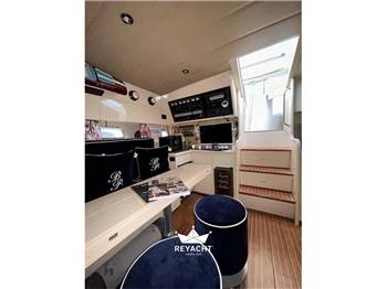 Mochi Craft 42 Tuxedo