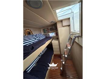 Mochi Craft 42 Tuxedo