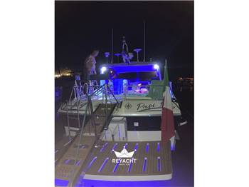 Mochi Craft 42 Tuxedo