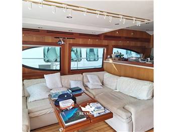 HATTERAS 64 CONVERTIBLE