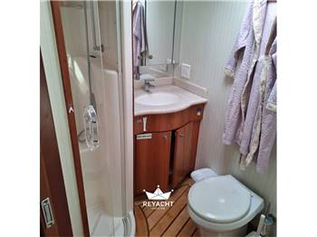 HATTERAS 64 CONVERTIBLE