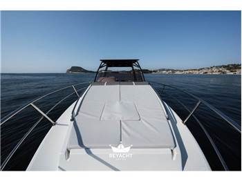 SAVER 870 CABIN