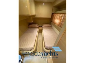 FERRETTI YACHTS 460