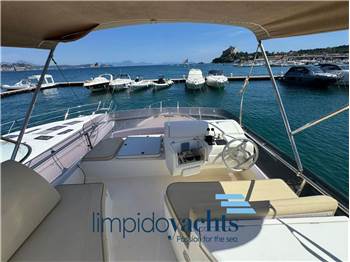 FERRETTI YACHTS 460