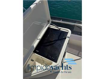 FERRETTI YACHTS 460