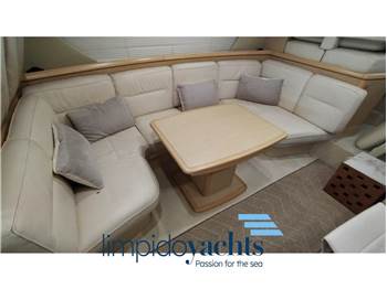 FERRETTI YACHTS 460