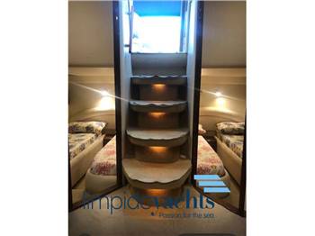 PRINCESS YACHTS V55