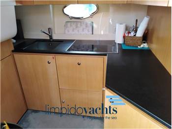 UNIESSE MARINE 48' ht