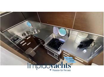 AZIMUT 68S