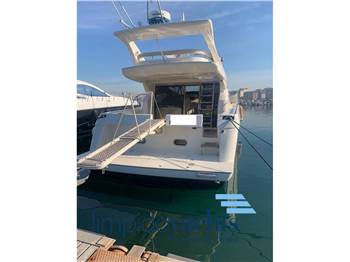 FERRETTI YACHTS 460