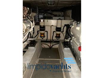 FERRETTI YACHTS 460