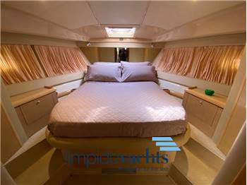 FERRETTI YACHTS 460