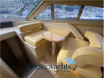 FERRETTI YACHTS 460