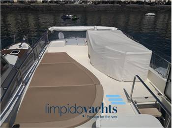 FERRETTI YACHTS 460