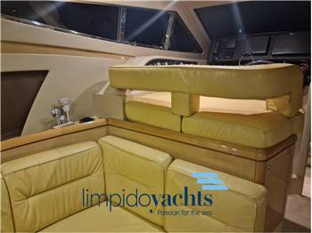 FERRETTI YACHTS 460