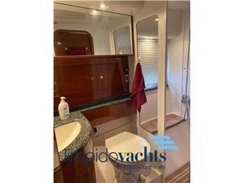 PRINCESS YACHTS V42