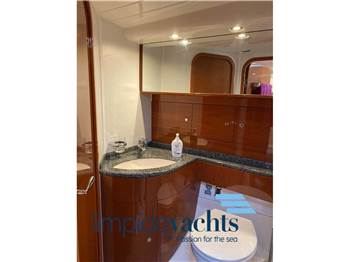 PRINCESS YACHTS V42
