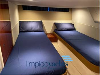 PRINCESS YACHTS V42