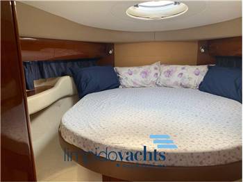 PRINCESS YACHTS V42