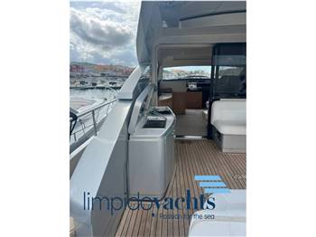 PERSHING 64'