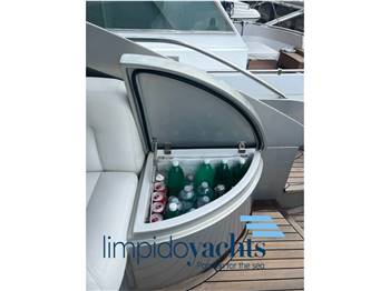 PERSHING 64'
