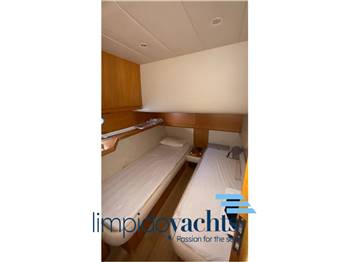 UNIESSE MARINE 42' ht