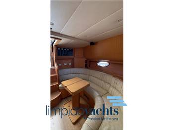 UNIESSE MARINE 42' ht