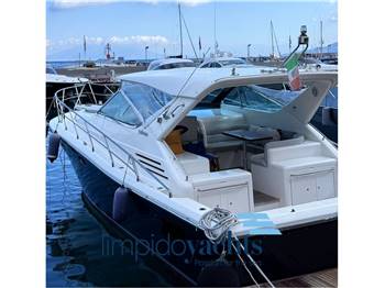 UNIESSE MARINE 42' ht