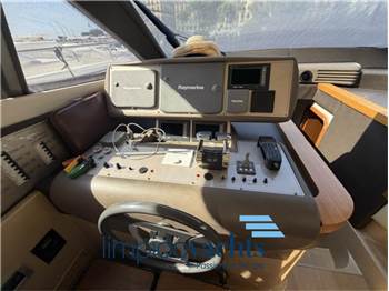 FERRETTI YACHTS 551