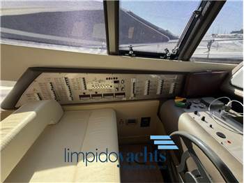 FERRETTI YACHTS 551